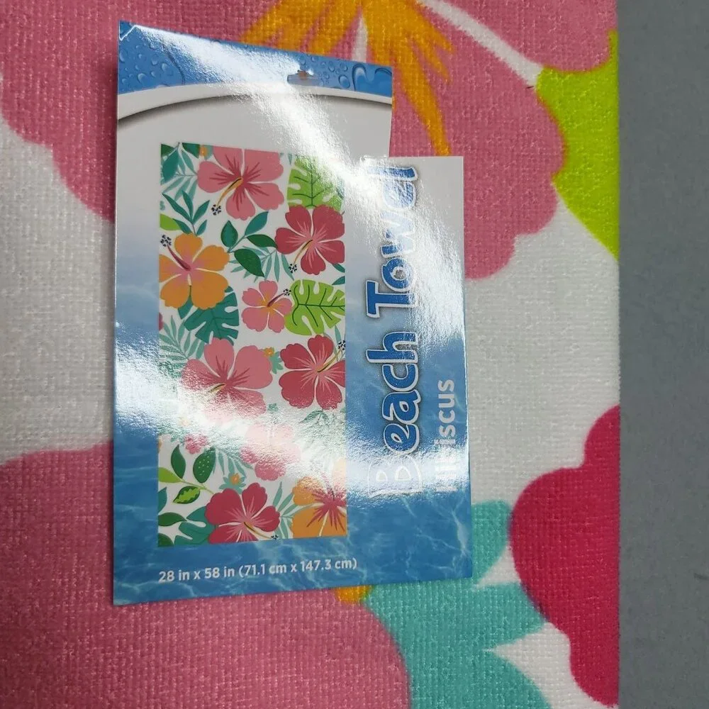 Hibiscus  Tiki Hawaiian Floral Beach Towel Swim Pool  28 x 58 Inches New w Tags